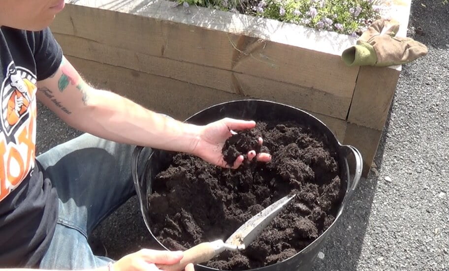 Mulching compost