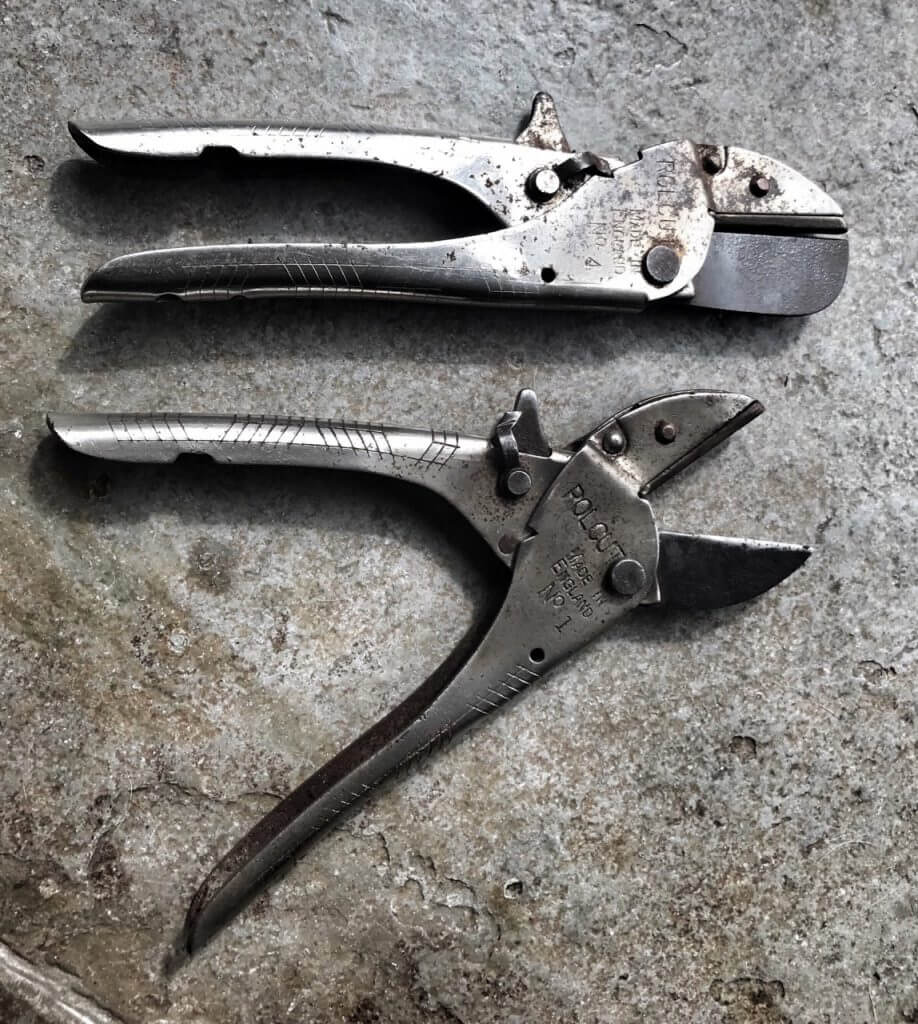 pair of anvil secateurs