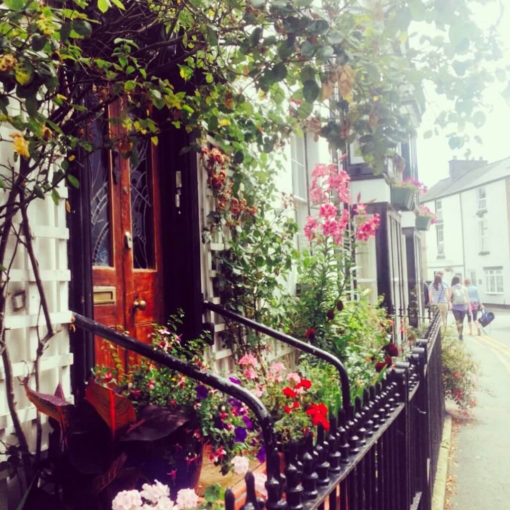 Cottage garden terrace