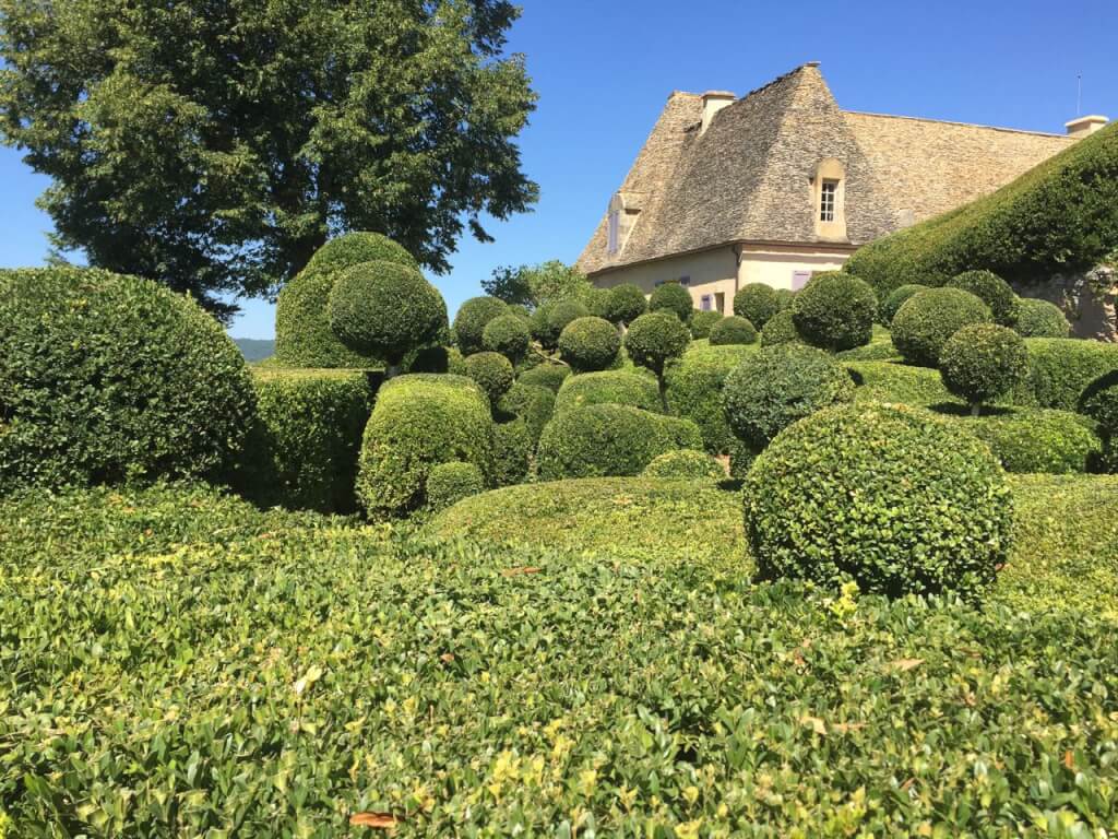 Cloud topiary in Marueyssac France