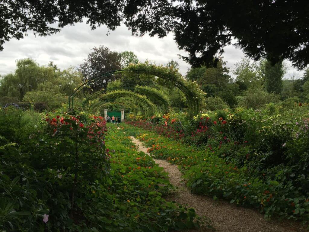 Monets garden arches