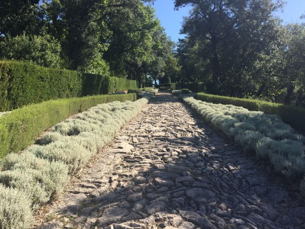 cobbled path marqueyssac