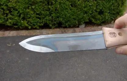 Blade of a hori hori being held by Garden Ninja