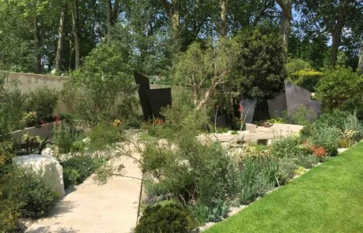 A modern yet natural garden at RHS Chelsea