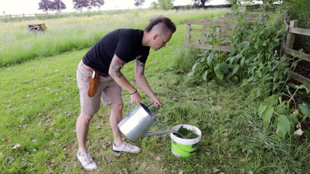 Filling bucket with water