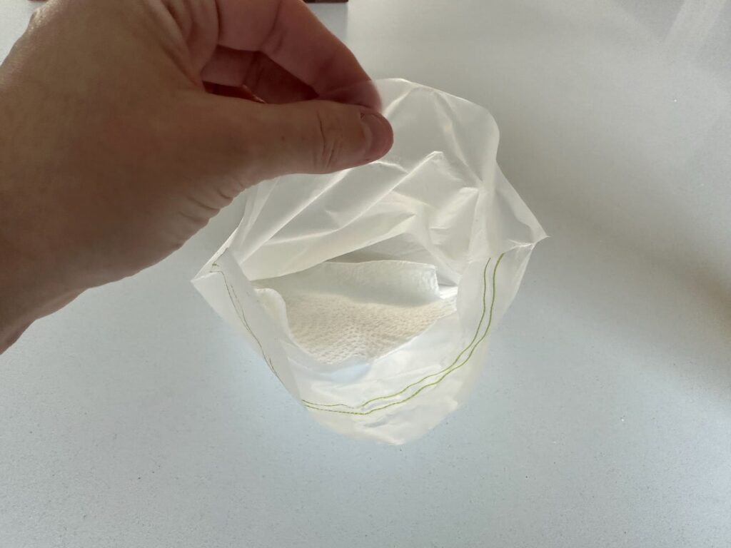 Wet paper towel stratification method