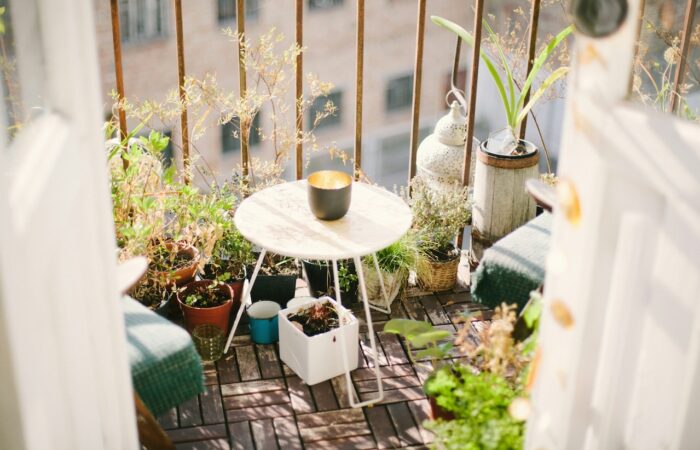 How to make a balcony garden