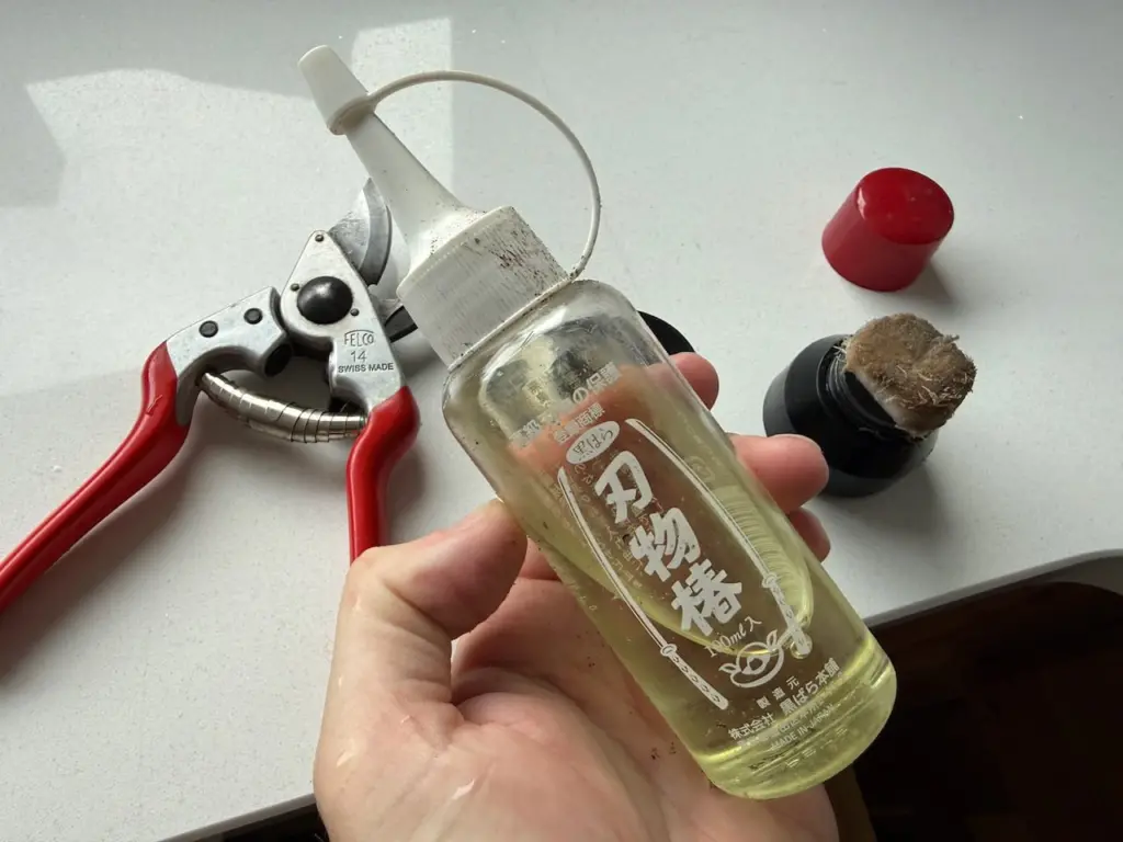 Camellia oil for tool care