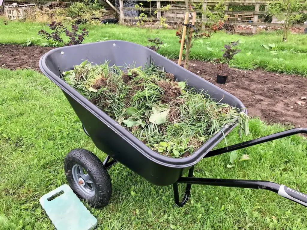 Large capacity wheel barrows