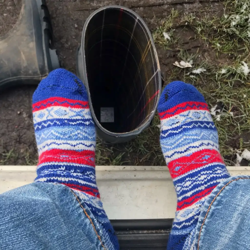 Thick thermal boot socks for gardening in winter