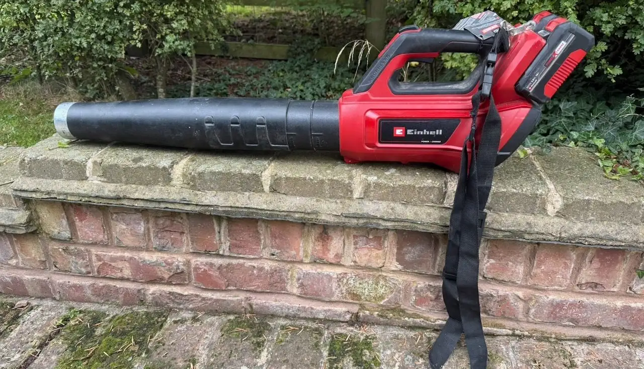 Leaf blower guide