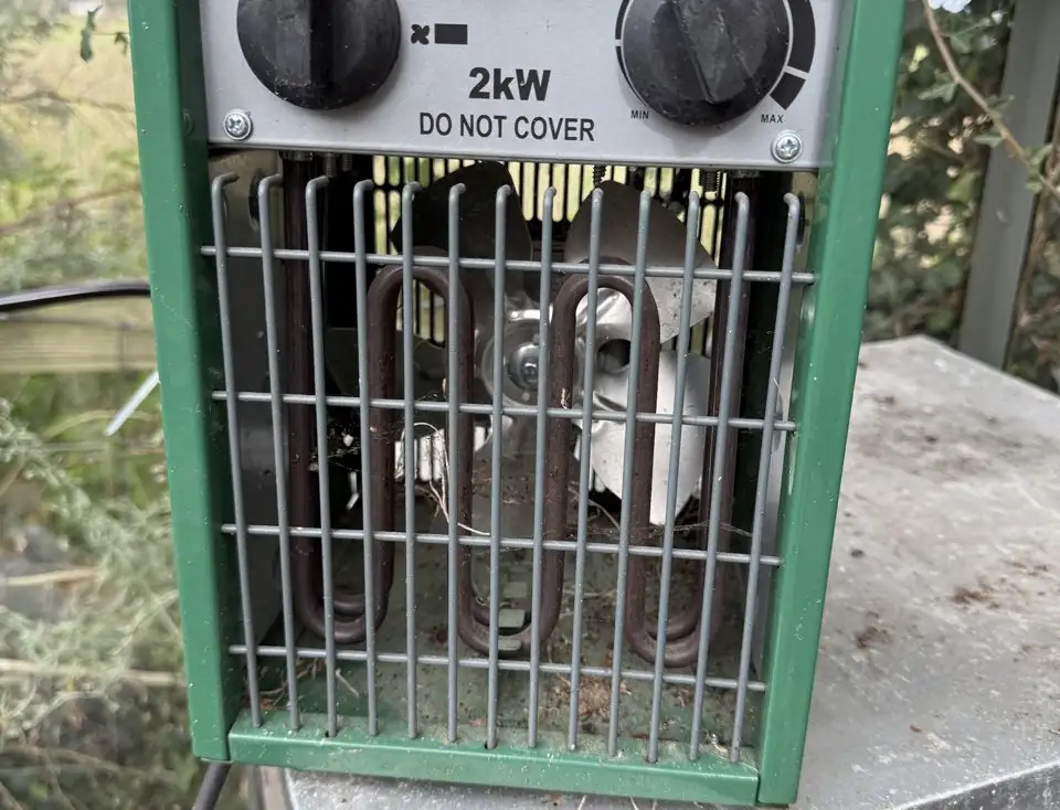 Lee Burkhill's LightHouse 2kW greenhouse heater with a MIN to MAX thermostat dial